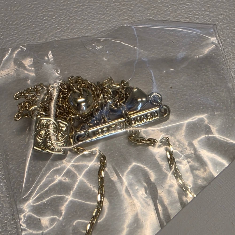 Kendra Scott x LoveShackFancy Pearl Bow Gold Necklace Limited Edition Pendant - Picture 4 of 8